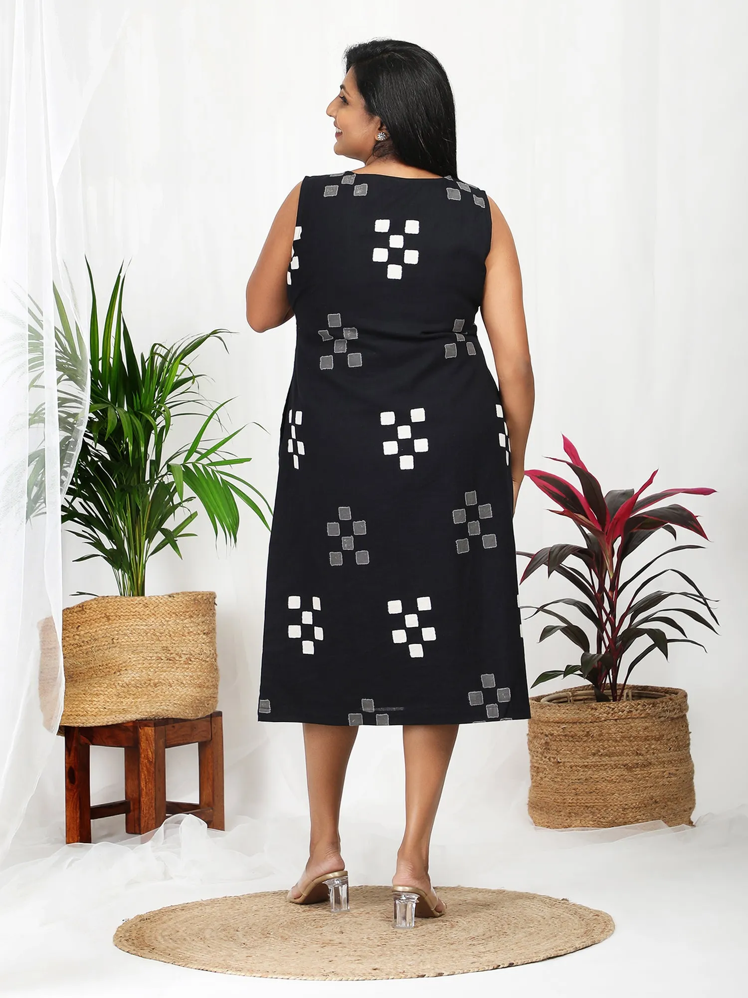 Paridhi Black Cotton Sleeveless Midi Dress