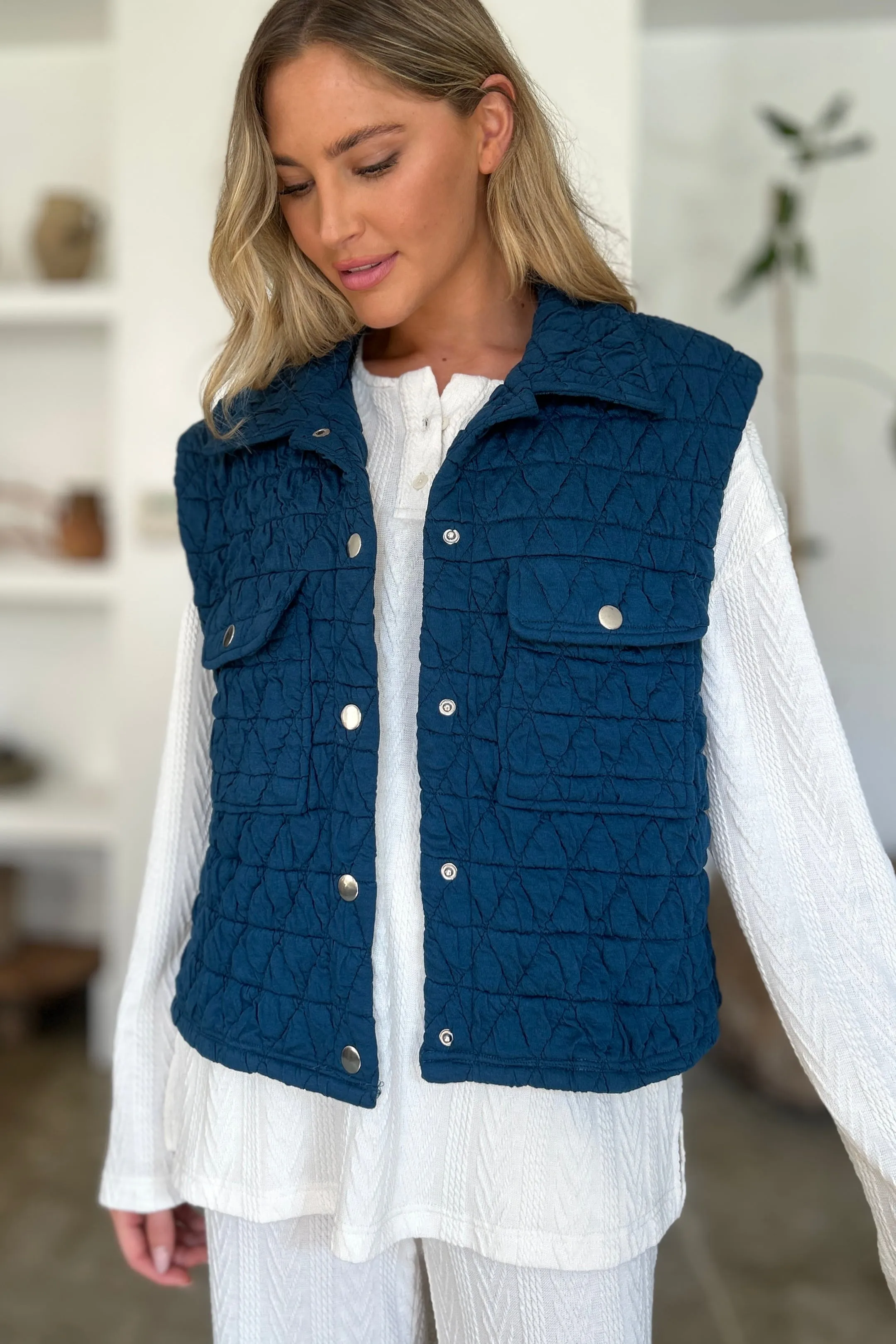 Pocketed Texture Snap Down Vest Coat