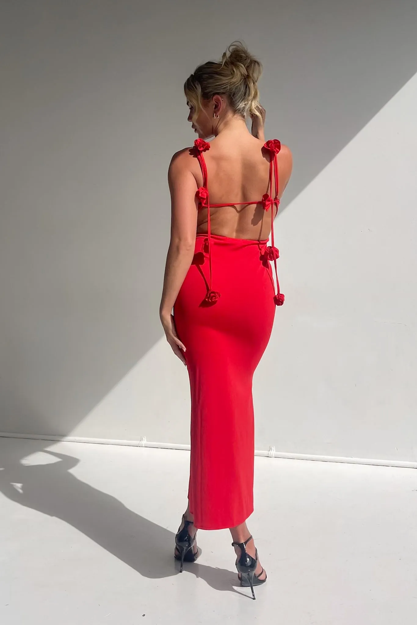 TEGAN RAE - ROSES ARE RED MIDI SLIP DRESS